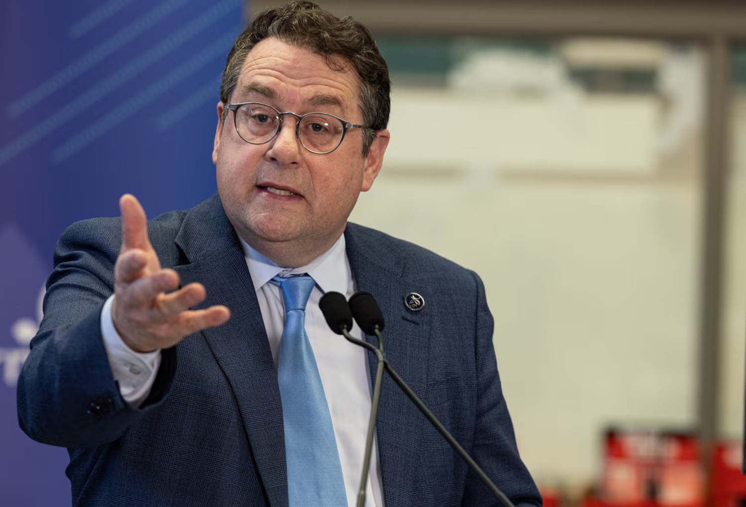 Voile islamique: Bernard Drainville a raison